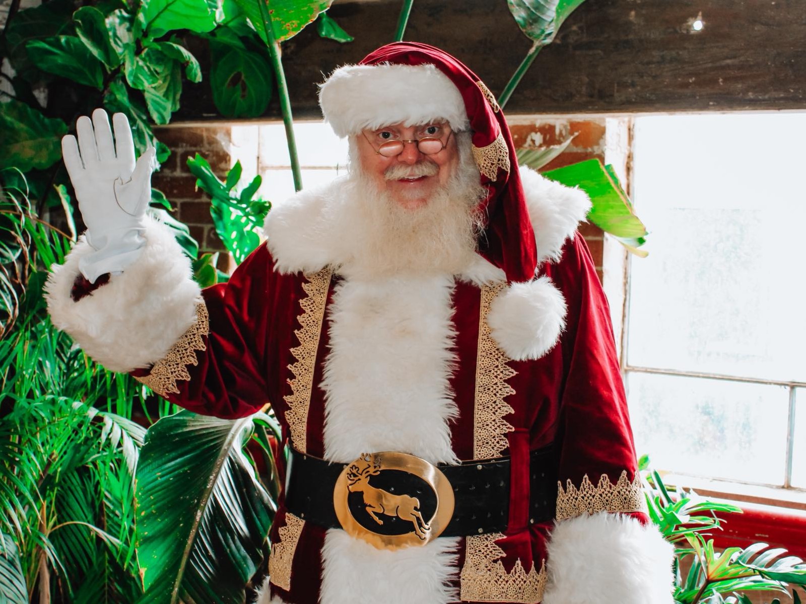 Ballarat Santa waving